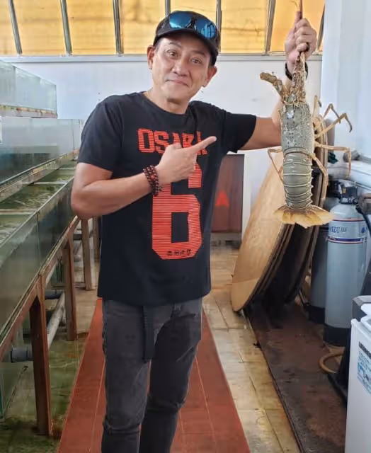 55歲李家聲移居馬來西亞養老，寄情玩樂精神好，住海景房生活愜意