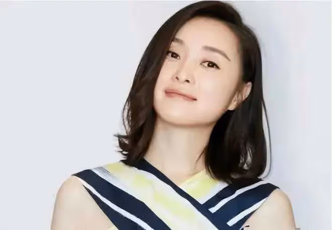 吳越感覺越來越美了，整個人的狀態都放鬆了，氣質也越來越高級了