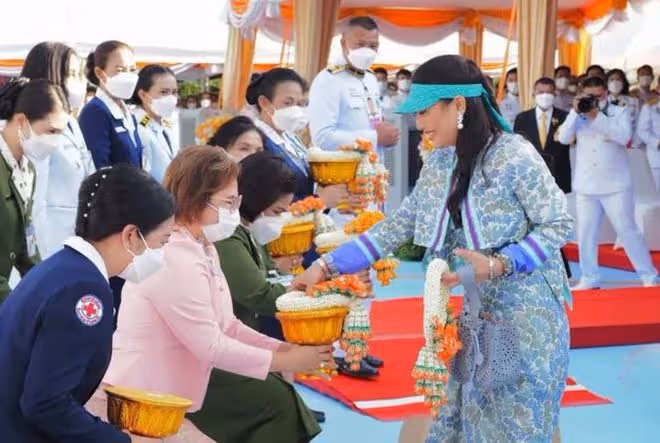 泰國王室大洗牌，「護國神獸」二公主成香餑餑，悄悄登上權力中心