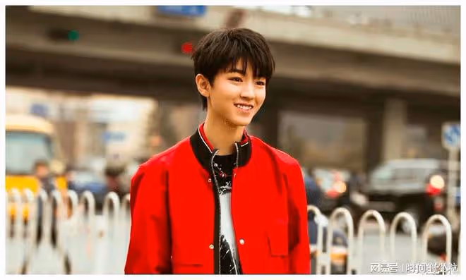 王俊凱假唱事件後又被爆出戀情瓜,對方是大他13歲的女頂流?