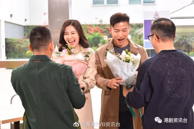 陳山聰劉佩玥拍情戲唔尷尬！奪視帝及大馬視後神采飛揚齊開工