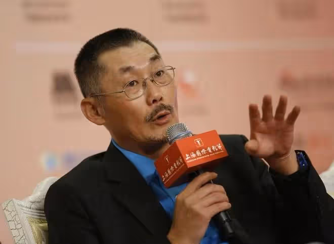 娛樂圈再傳噩耗!導演何平因病去世享年65歲,一生未婚膝下有一子
