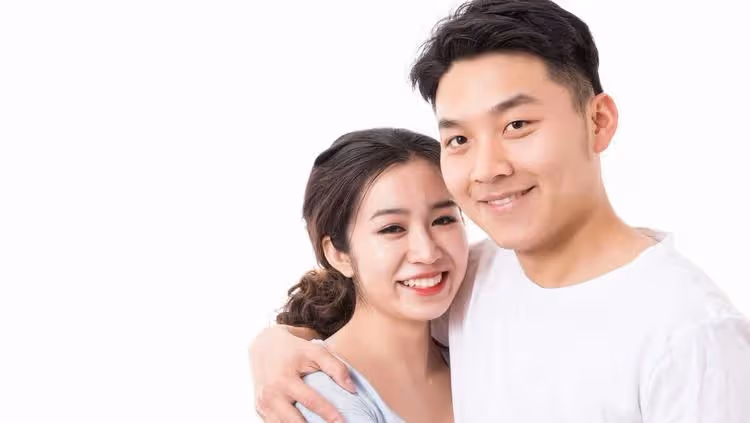同事向我借五百，半年沒還，他結婚我隨禮500，十天後收到他微信