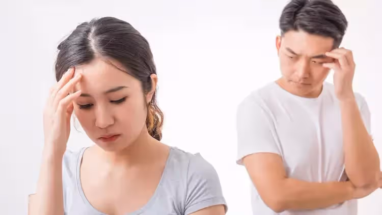 同事向我借五百，半年沒還，他結婚我隨禮500，十天後收到他微信