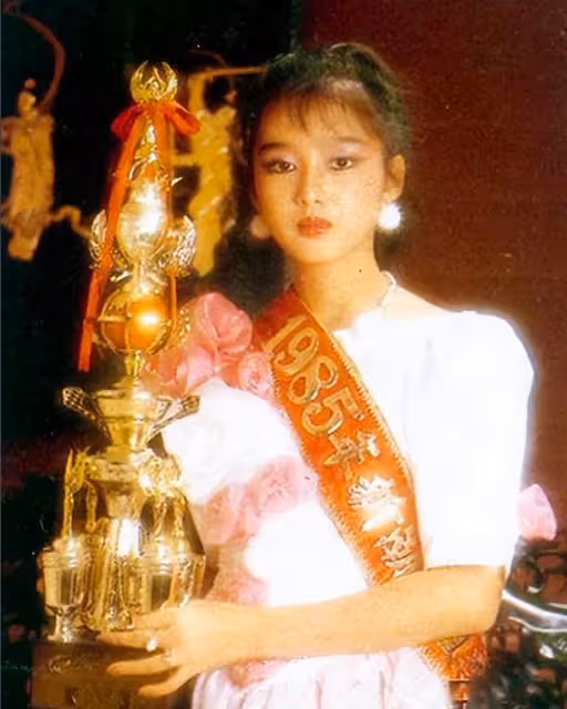 苦盡甘來！朱麗倩「為愛躲藏23年」46高齡生育　劉德華花2億變「寵女狂魔」今10歲女兒曝光：超漂亮