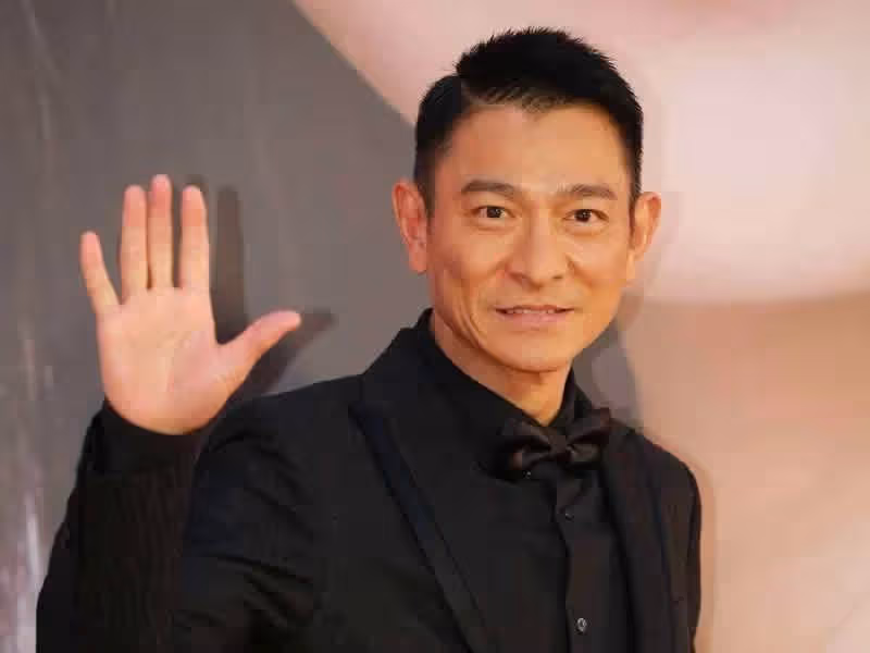 苦盡甘來！朱麗倩「為愛躲藏23年」46高齡生育　劉德華花2億變「寵女狂魔」今10歲女兒曝光：超漂亮