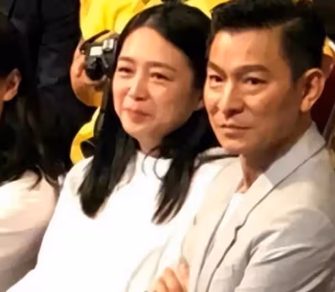 苦盡甘來！朱麗倩「為愛躲藏23年」46高齡生育　劉德華花2億變「寵女狂魔」今10歲女兒曝光：超漂亮