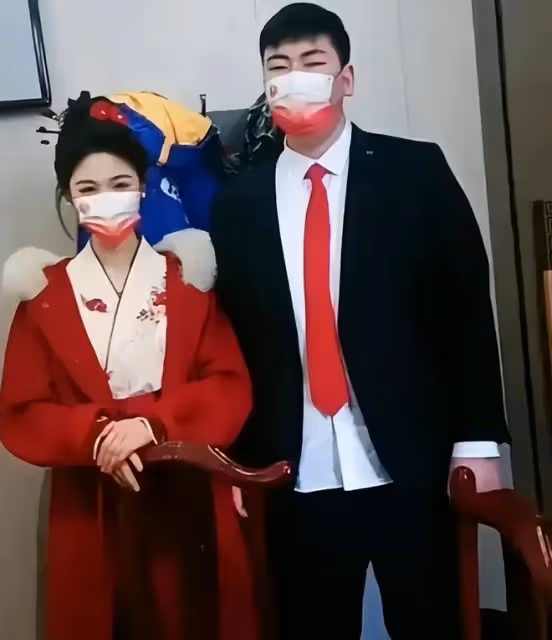 恭喜陳萌獲得300萬彩禮，不知道陳亞男看到心裡是什麼滋味！