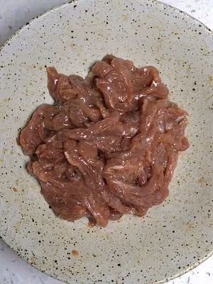 家常小炒‼️海鮮菇炒肉絲💯