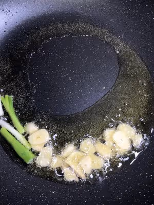 家常小炒‼️海鮮菇炒肉絲💯