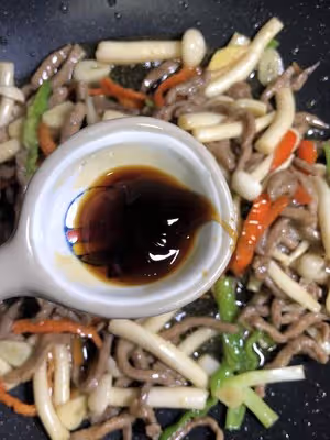 家常小炒‼️海鮮菇炒肉絲💯