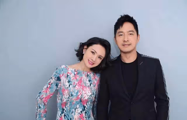 為了秀恩愛，明星做過這些傻事，有人撕結婚證，有人形象全毀