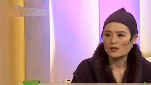 毛阿敏搶走她飯碗，退出娛樂圈被打成腦震盪，如今成了一個保姆！