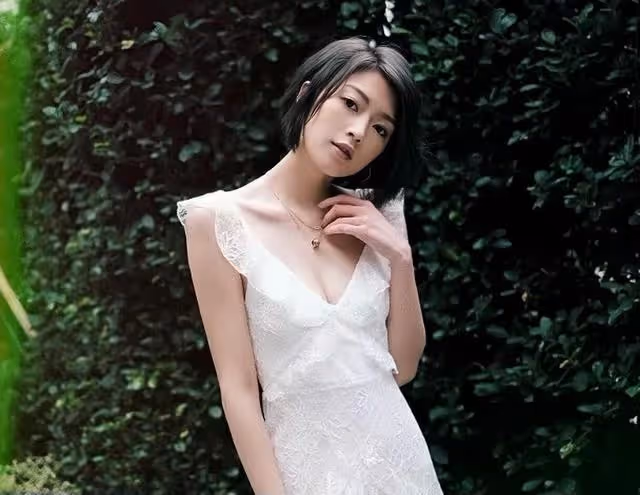 恭喜！香港知名男星宣布四月結婚，想和長腿女神未婚妻生10個小孩