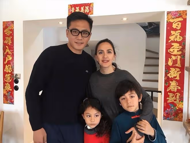 劉燁兒女現身活動，12歲諾一等比例長大顏值超爸爸，霓娜氣質出眾