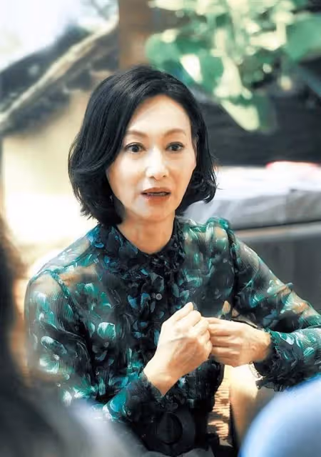 惠英紅等了幾十年，穿婚紗喊話初戀「有緣相見」網友呼：最長情
