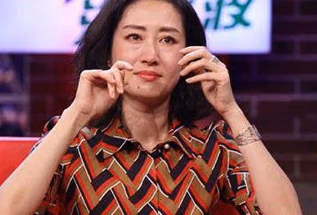劉敏濤：當了7年全職太太提出離婚，丈夫：離了我連飯都吃不上