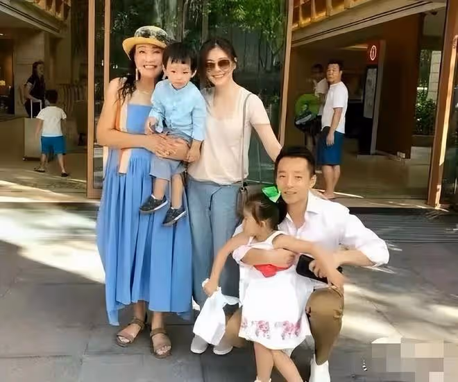 汪小菲大S十年美滿婚姻，驗證張愛玲名言：華美的袍上爬滿了蚤子