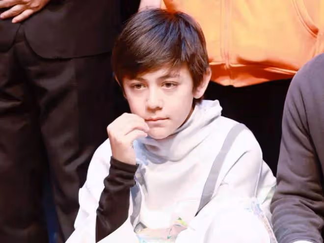 劉燁兒子諾一出席活動，繼承了父親的顏值基因，既像爸爸又像媽媽