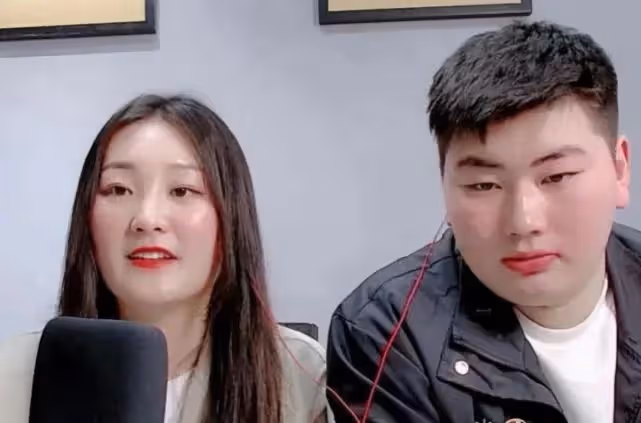 陳亞楠皮笑肉不笑，回應前夫朱小偉再婚：我現在很開心，祝福他們