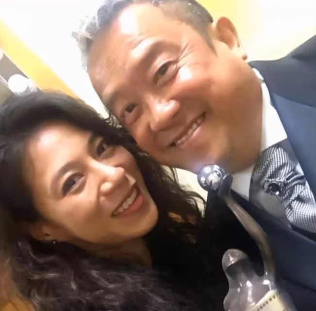 曾志偉逛街被偶遇！與異性熱聊表現親密，喪妻後跟好友遺孀傳緋聞