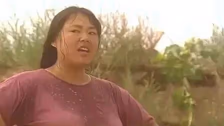 被惡鄰夫婦欺負時，我妻子忍無可忍，只用一招就徹底制服了他們