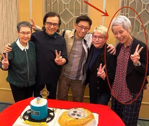 59歲葉童素顏出鏡!許仙滿頭白髪狀態鬆弛 ,被嘲不如「68歲趙雅芝」她笑:自己開心最好!