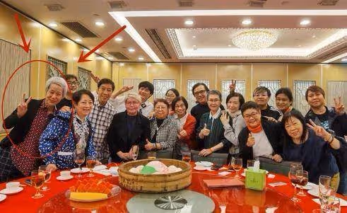 59歲葉童素顏出鏡!許仙滿頭白髪狀態鬆弛 ,被嘲不如「68歲趙雅芝」她笑:自己開心最好!