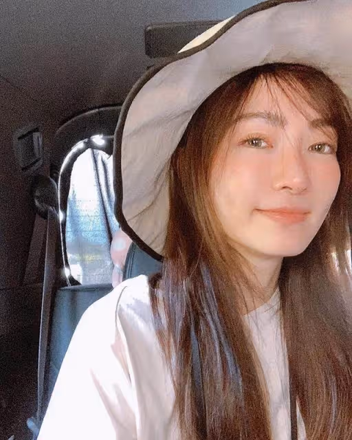 長相年輕是女人最大的福報!豬哥亮女兒謝金燕卸濃妝!疑素顏出鏡45歲模樣曝,網狂讚18歲