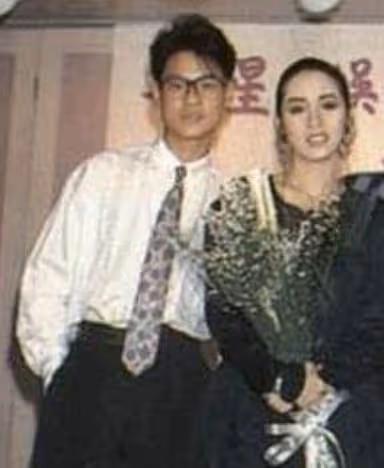 《危情》「宅男女神」陳雅倫曬近照!54歲身材火辣風采依舊被指「撞臉張柏芝」,曾在王晶指導下拍風月片爆紅