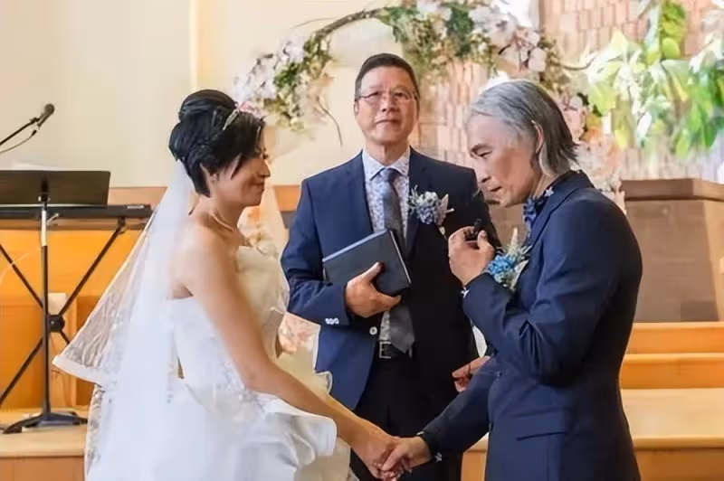 路人一枚?56歲李麗珍近況曝光,靠在街邊賣化妝品度日,身材走樣無人識