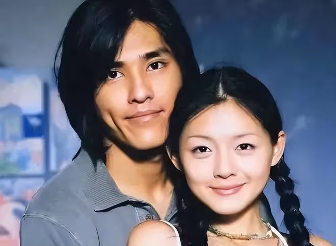 藍正龍久違現身，拒回應大S汪小菲風波，43歲已婚兒女雙全很幸福