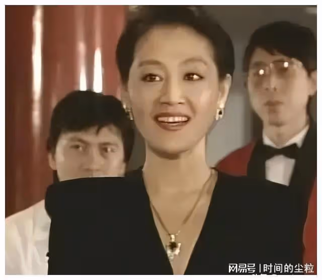 導演鄭曉龍：三十年經典劇作的幕後推手，可看性與正能量缺一不可