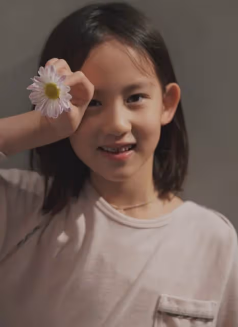 孫莉曬小女兒近照，9歲妹妹矯正大門牙引熱議，嘟嘴賣萌像黃磊