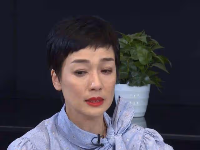 梁洛施發文祝賀TVB新晉視後!兩人因佛結緣,曬頭貼頭親密合照
