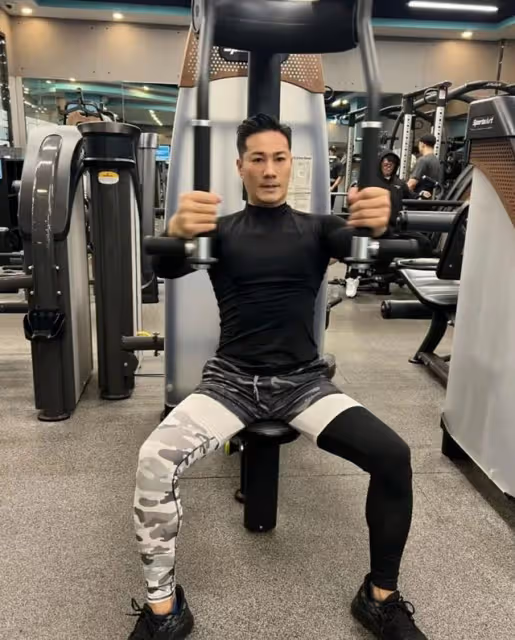 康復進度理想!香港知名男星內地遇襲重創險毀容,近況恢復光滑肌