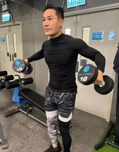 康復進度理想!香港知名男星內地遇襲重創險毀容,近況恢復光滑肌