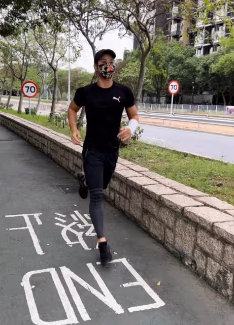 康復進度理想!香港知名男星內地遇襲重創險毀容,近況恢復光滑肌