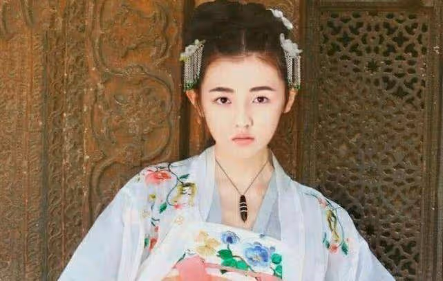 張子楓5歲出道拍戲，14歲「嚇壞全國觀眾」，19歲穿古裝美翻眾人
