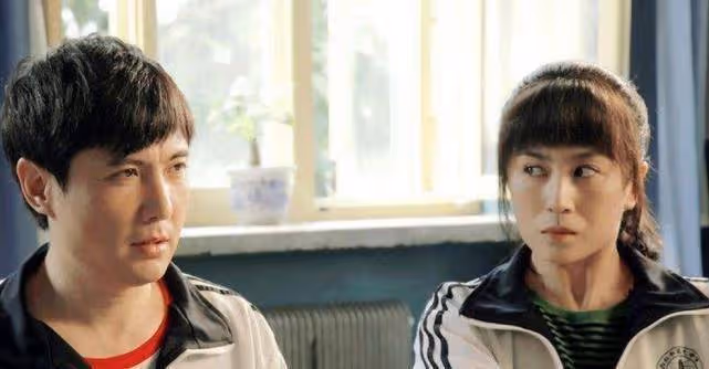 她是「票房女王」，與小11歲男友結婚生子，如今38歲被寵成公主