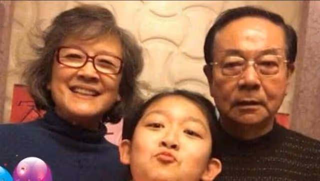 她人到老年才成名，拍戲導致流產無法生育，如今終於做母親