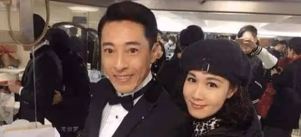 夫妻倆為了不變老，堅持25年不吃肉不生子，今57歲老婆像20歲少女