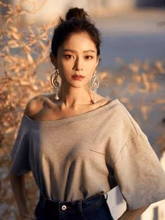 因為長相帥氣，老婆倒追5年才得手，結婚後兩人的生活非常甜蜜！