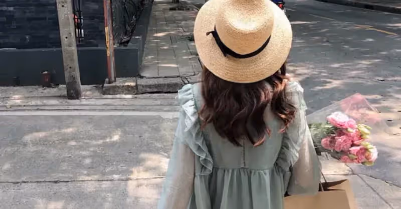 弟弟買房讓我幫他借10萬，我問小姑子借了錢，我弟卻不願意還了