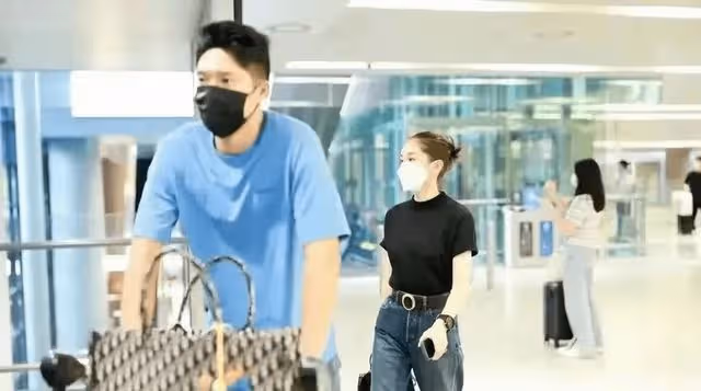 24小時內:娛樂圈中有人疑似分手,有人獲金球影后,悲喜各不同