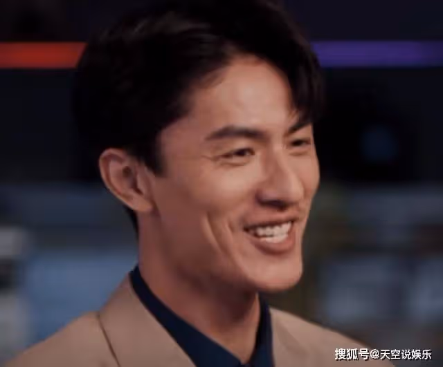 《向風而行》大結局:程霄榮升機長,顧南亭趁機表白,兩人終於在一起