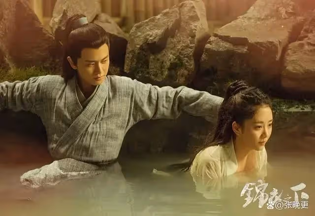 任嘉倫新片來襲！合作一位大美女，海報當中信息滿滿