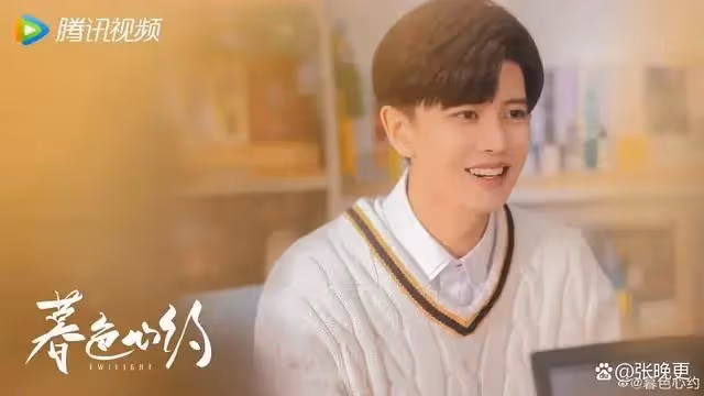 任嘉倫新片來襲！合作一位大美女，海報當中信息滿滿