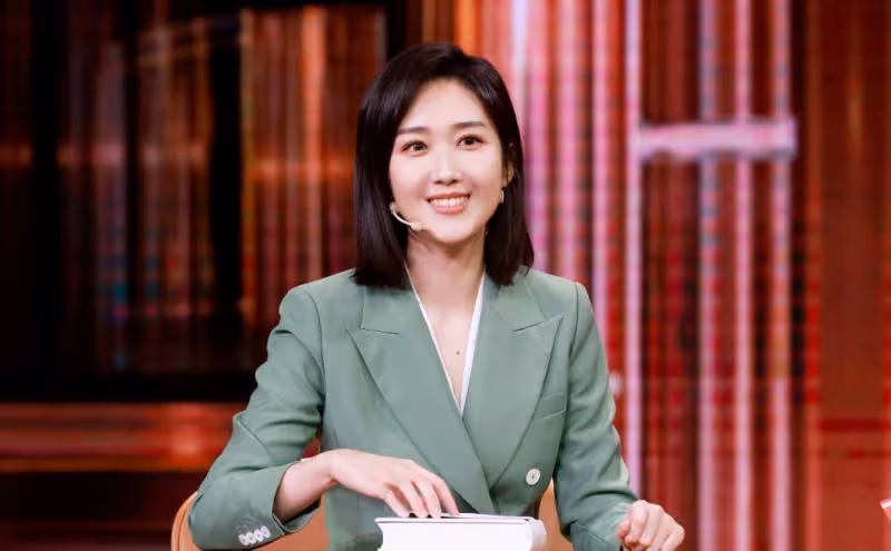 兔年春晚主持人已確定！28歲美女新人引期待，李思思缺席太遺憾