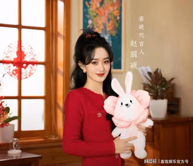 北京春晚後台花絮！潘長江仰視保安比身高，故作鎮定稱自己一米九